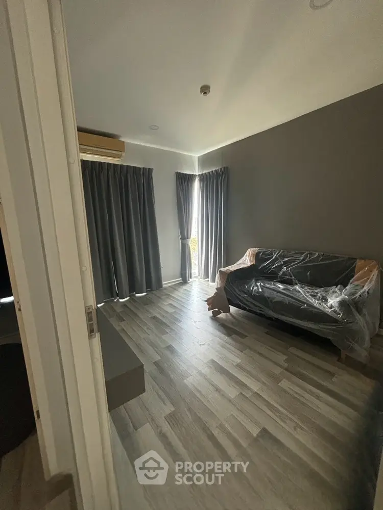 1911178-3-Photoroom.png