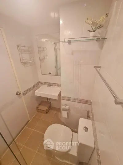 Modern bathroom with sleek fixtures and elegant tile design
