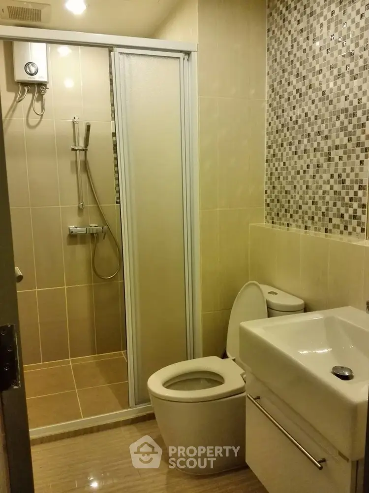  2 Bedrooms Condo at Life Ratchada-1