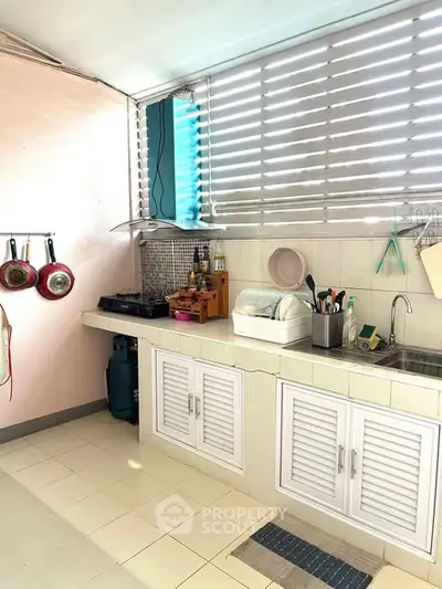 image_rental-29396853