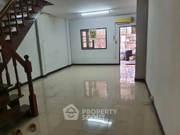 image_rental-29341184