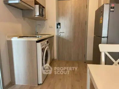 Fully Furnished 1 Bedroom Condo at Ideo Mobi Charan Interchange-5