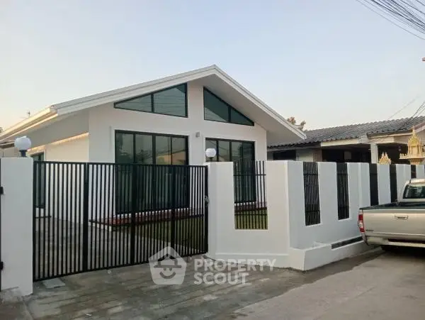 1910939-Photoroom.png