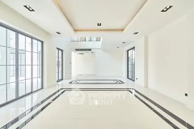 image_rental-27780973