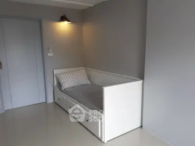  2 Bedrooms Condo -5