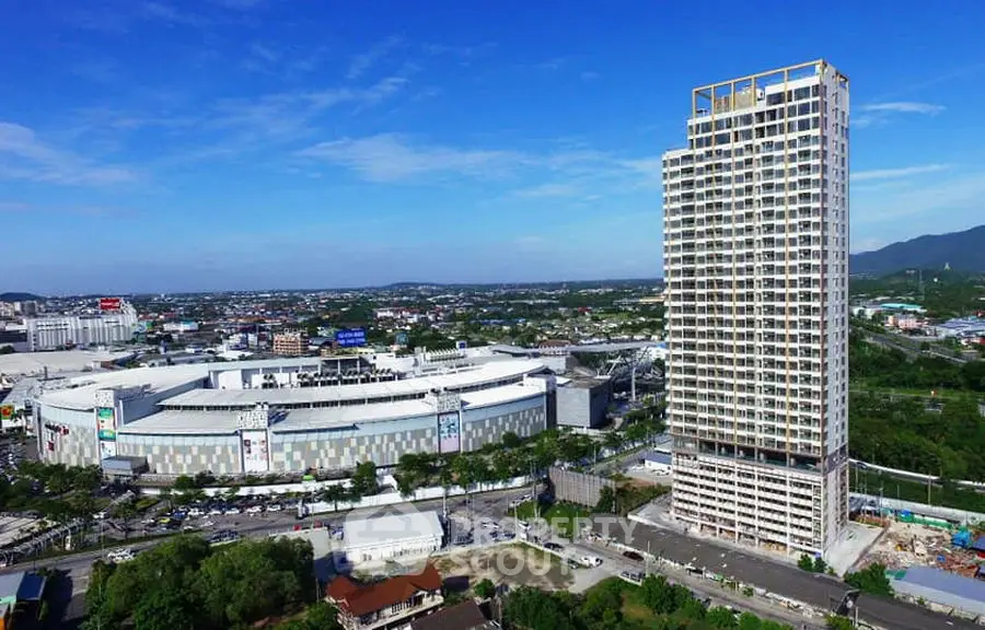 Stunning high-rise building with panoramic city views and modern architecture.