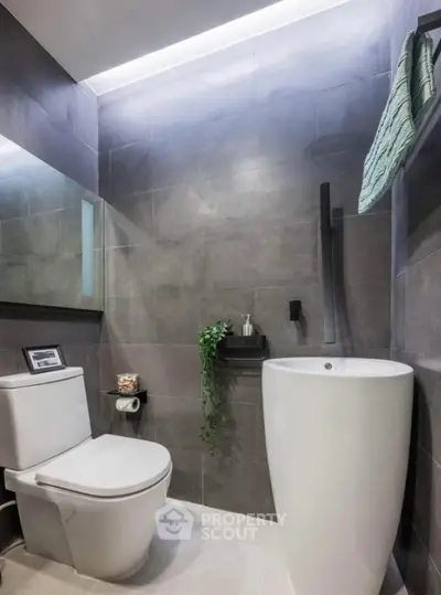 Modern bathroom with sleek design and elegant fixtures