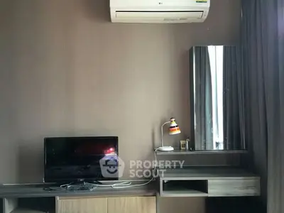 Fully Furnished 2 Bedrooms Condo at The Unique ลาดพร้าว 26 Livingroom