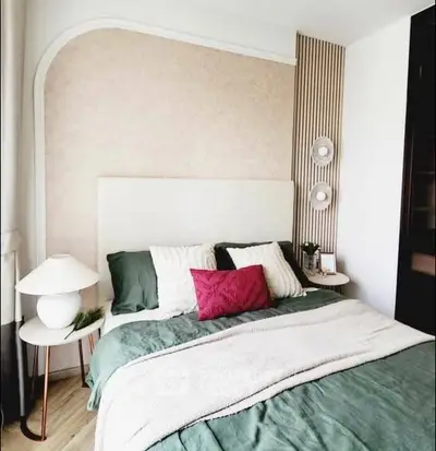 Stylish modern bedroom with elegant decor and cozy ambiance.