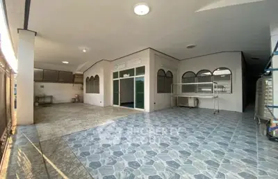 image_rental-18764672