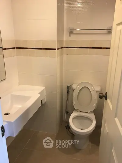  1 Bedroom Condo at Lumpini Place Phahol Saphankhwai-2