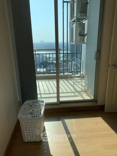 Bright apartment with balcony and city view