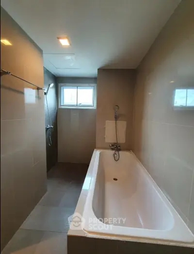  2 Bedrooms Condo -4