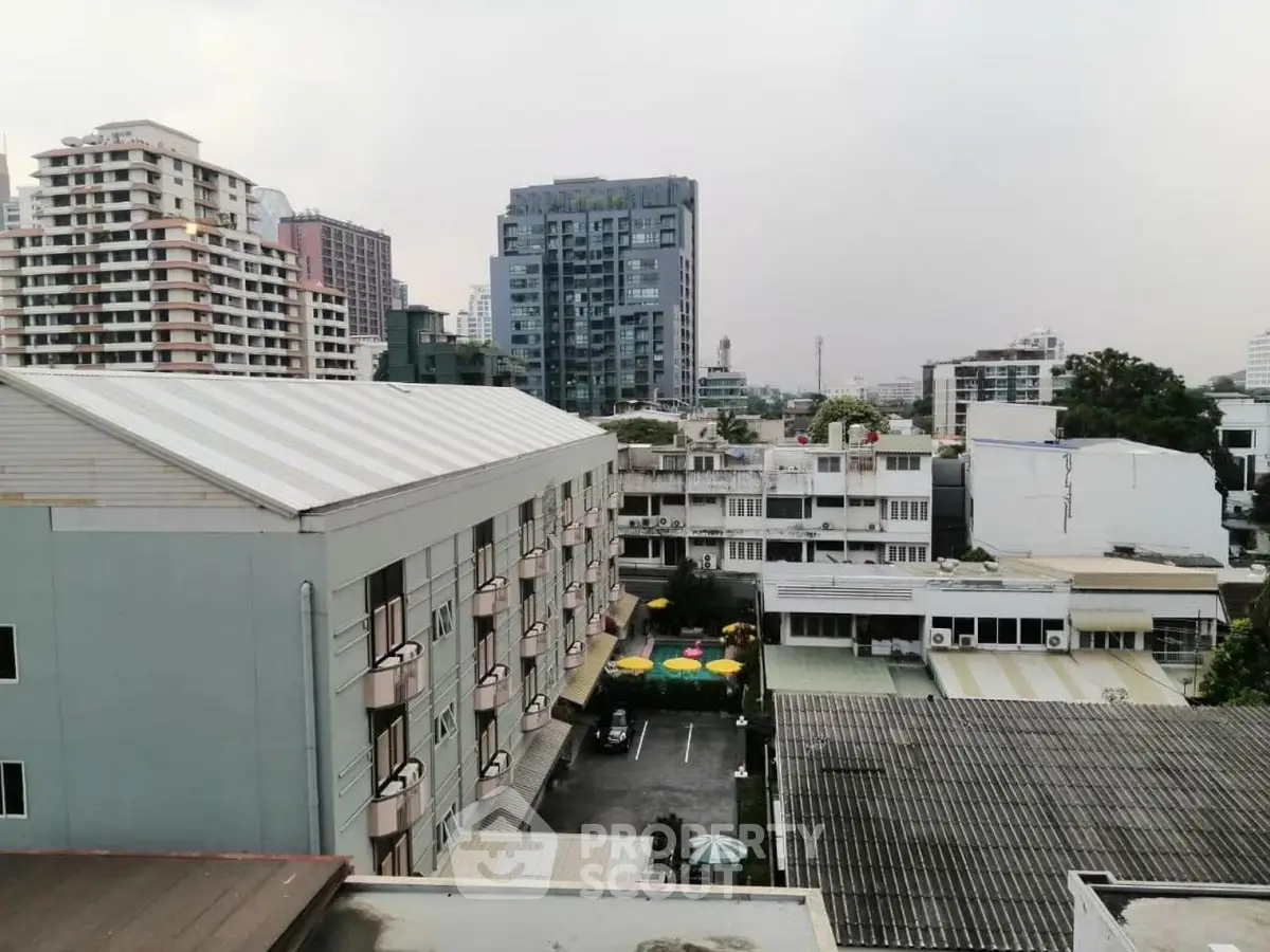 Stunning urban view showcasing modern high-rise buildings and vibrant cityscape.