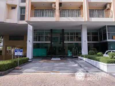 Fully Furnished 3 Bedrooms Apartment at โรงแรม โกลเด้น เพิร์ล-2