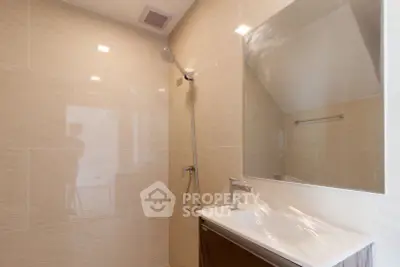  4 Bedrooms Townhouse -3