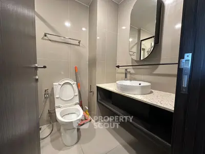 Modern bathroom with sleek fixtures and elegant design