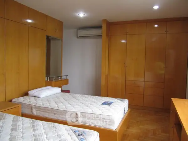 image_rental-5306115