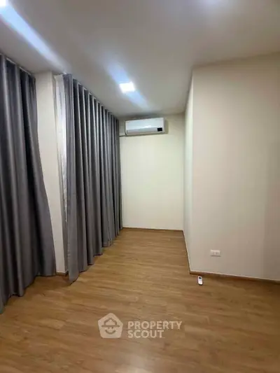 image_rental-31534358