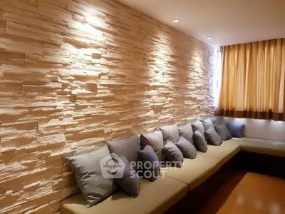  3 Bedrooms Condo -4