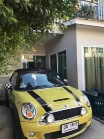 Fully Furnished 4 Bedrooms Townhouse -3