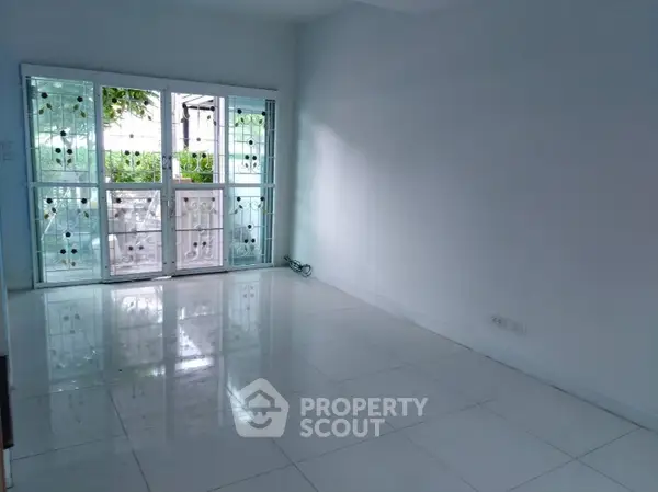 image_rental-7777965