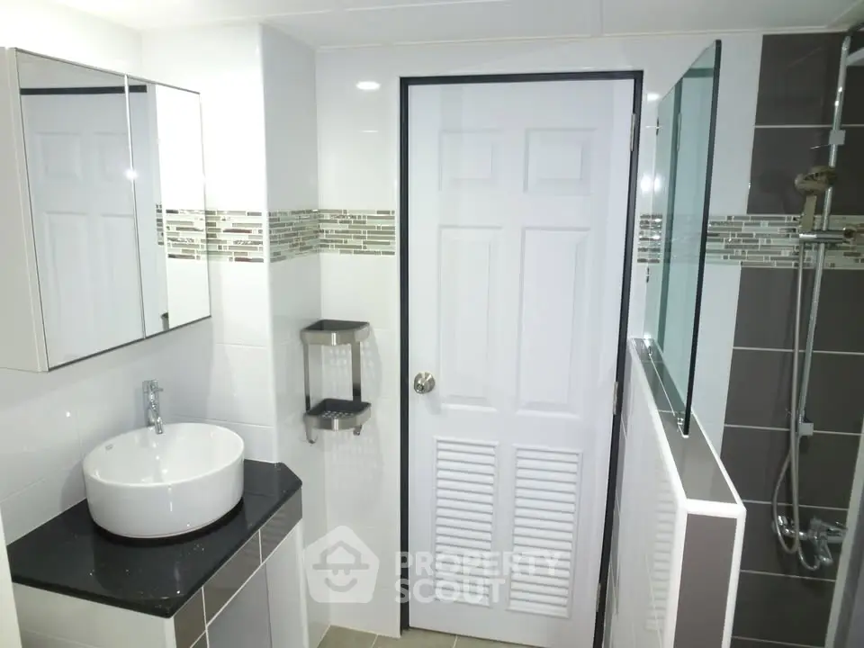 Modern bathroom with sleek design and stylish fixtures