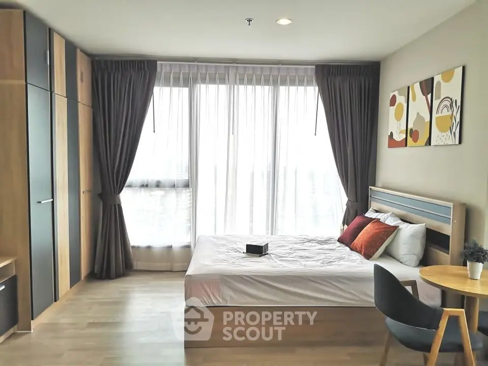Fully Furnished 1 Bedroom Condo at Ideo Mobi Sukhumvit Eastpoint-1