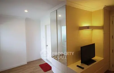 Fully Furnished 1 Bedroom Condo at Lumpini Place Rama 9 Ratchada Phase 1 2-3