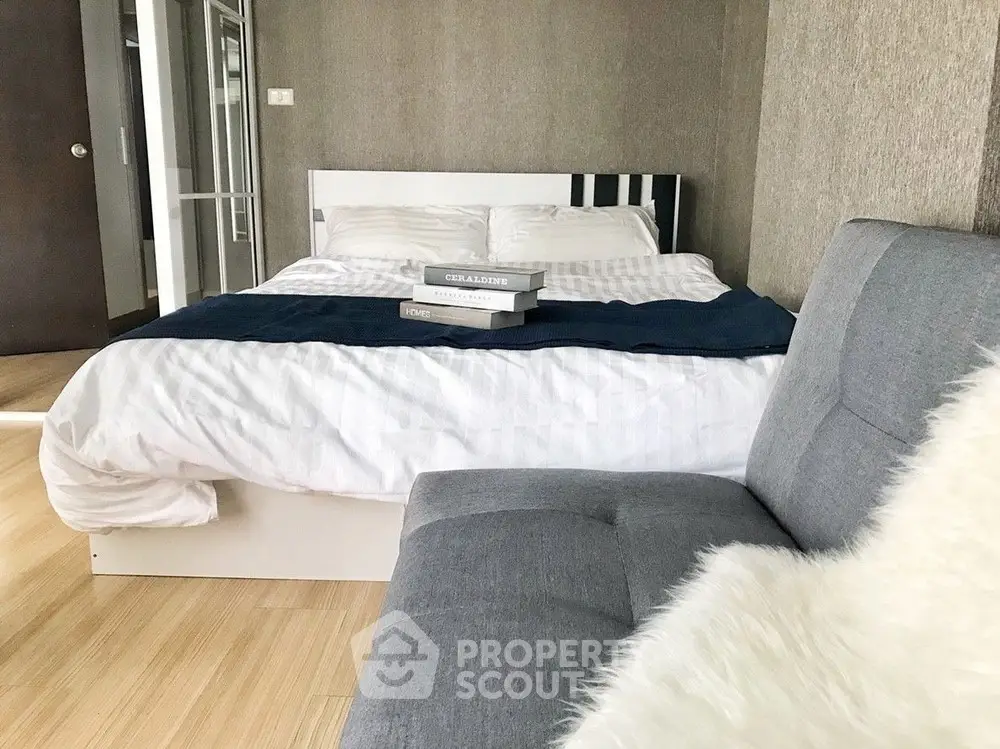  2 Bedrooms Condo -1