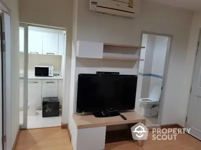  1 Bedroom Condo at Life Ratchada Suthisan-4