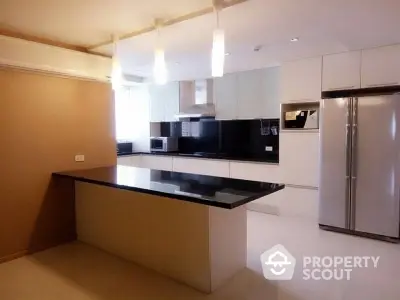  3 Bedrooms Condo -3