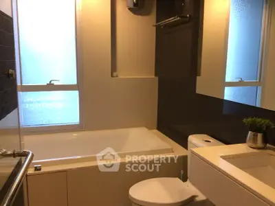 2 Bedrooms Condo at Rhythm Ratchada-2