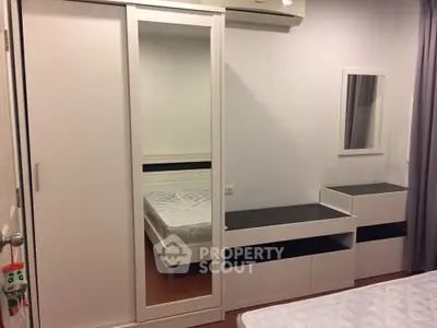  1 Bedroom Condo at The Niche Taksin-3