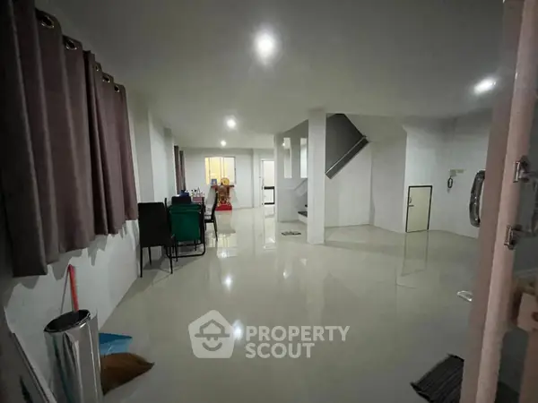 image_rental-8326693