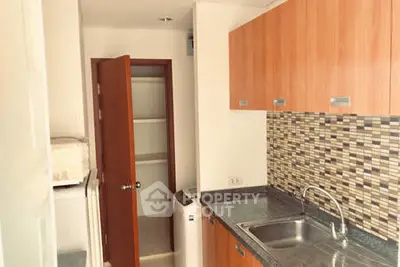  1 Bedroom Condo at Villa Sathorn-4