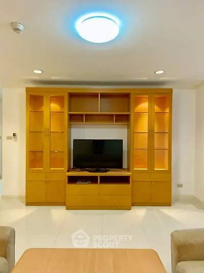 2 Bedrooms Condo at Supalai Place Sukhumvit 39-4
