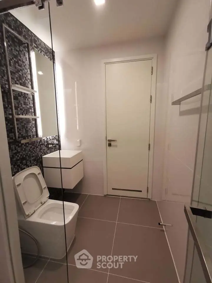  1 Bedroom Condo at The Room Sukhumvit 69-1