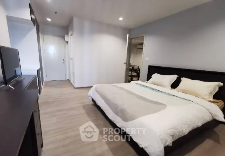  2 Bedrooms Condo at Regent Home บางซ่อน-1