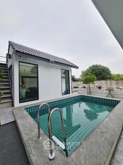 Charming modern house with private pool and rooftop access, perfect for relaxation and entertaining.