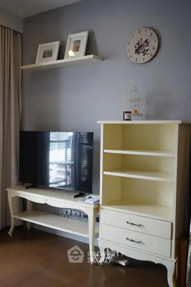 Charming living room with elegant furniture and wall decor