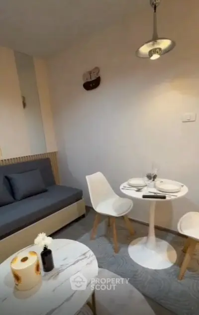 Chic modern living room with stylish furniture and elegant decor