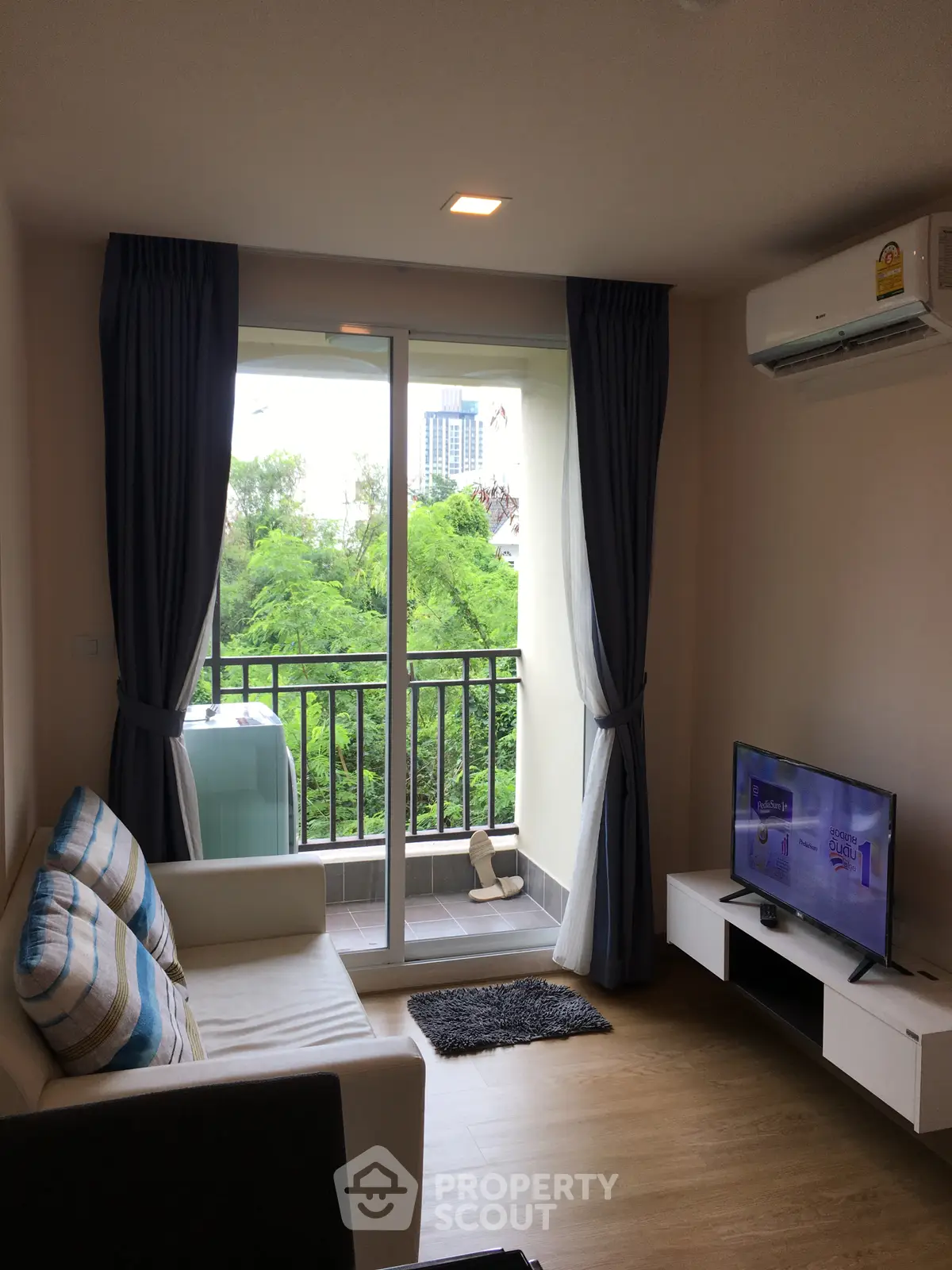 Fully Furnished 1 Bedroom Condo at The Light New York Sukhumvit 64-1