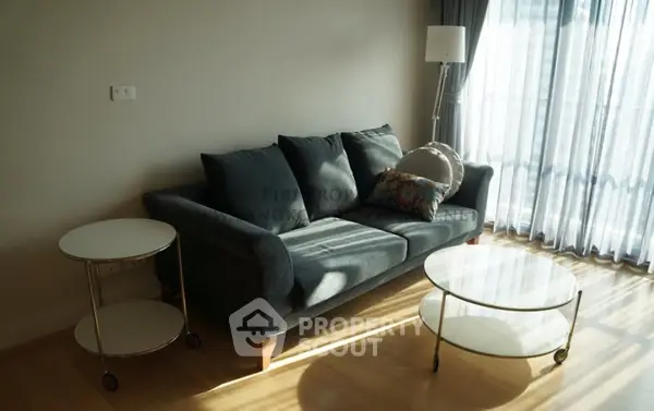 image_rental-5296128