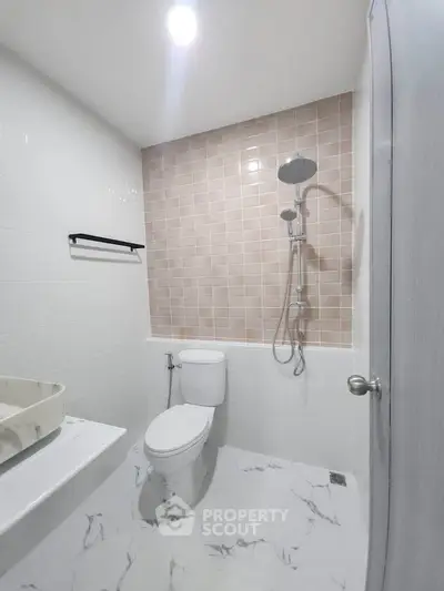 Modern bathroom with sleek design and elegant fixtures