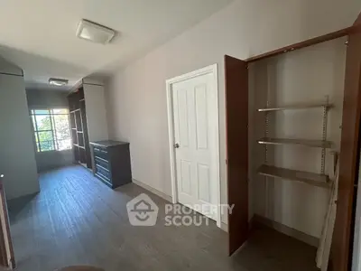 image_rental-28463930