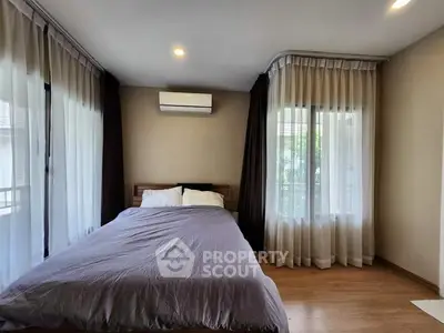 1853429-9-Photoroom.png