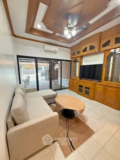 image_rental-28477338