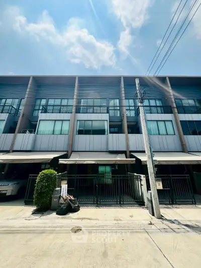 image_rental-31792913