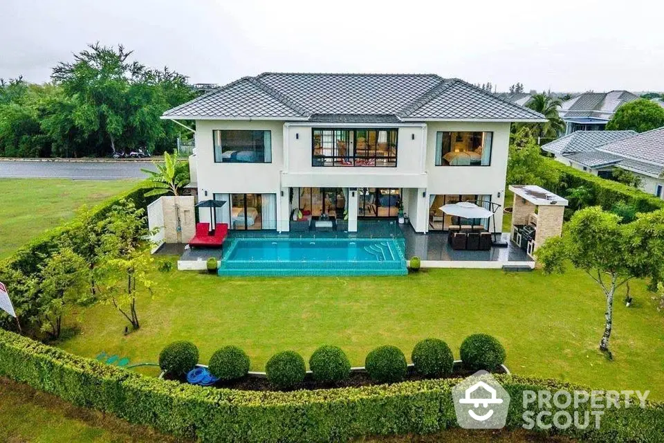 Luxurious two-story house with private pool and spacious garden